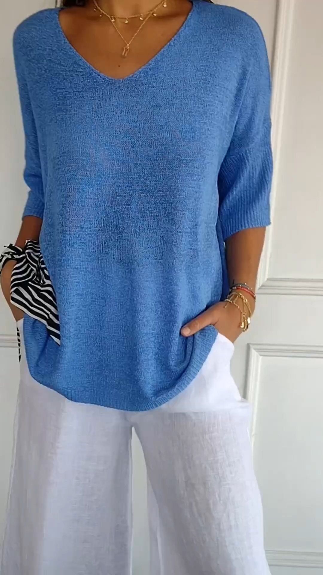 Women's Solid Long Sleeve V-Neck Knitwear