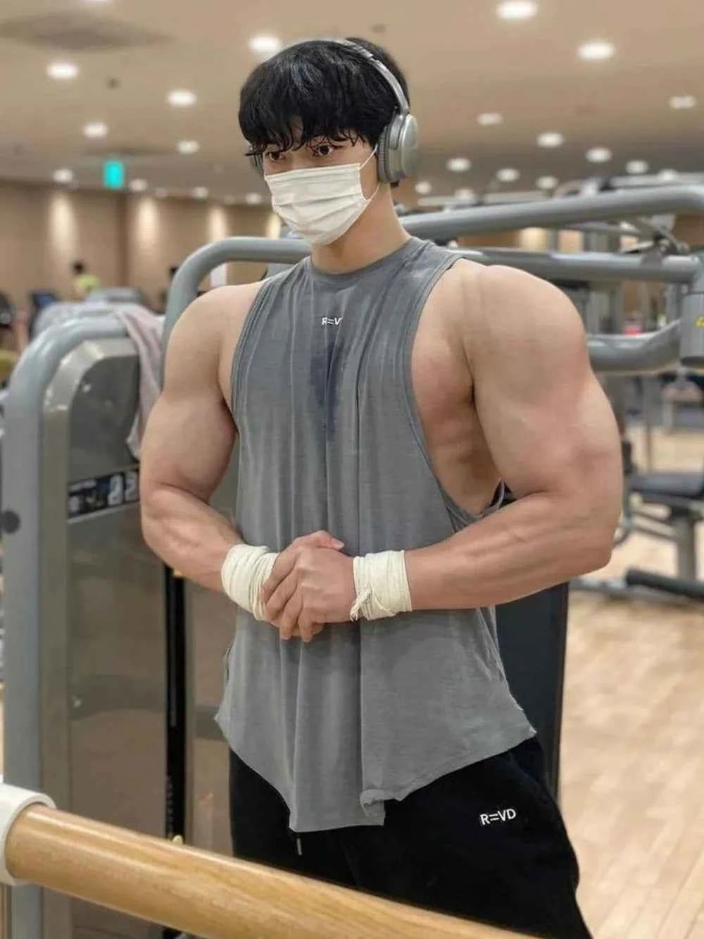 Men's Round Neck Breathable Tank