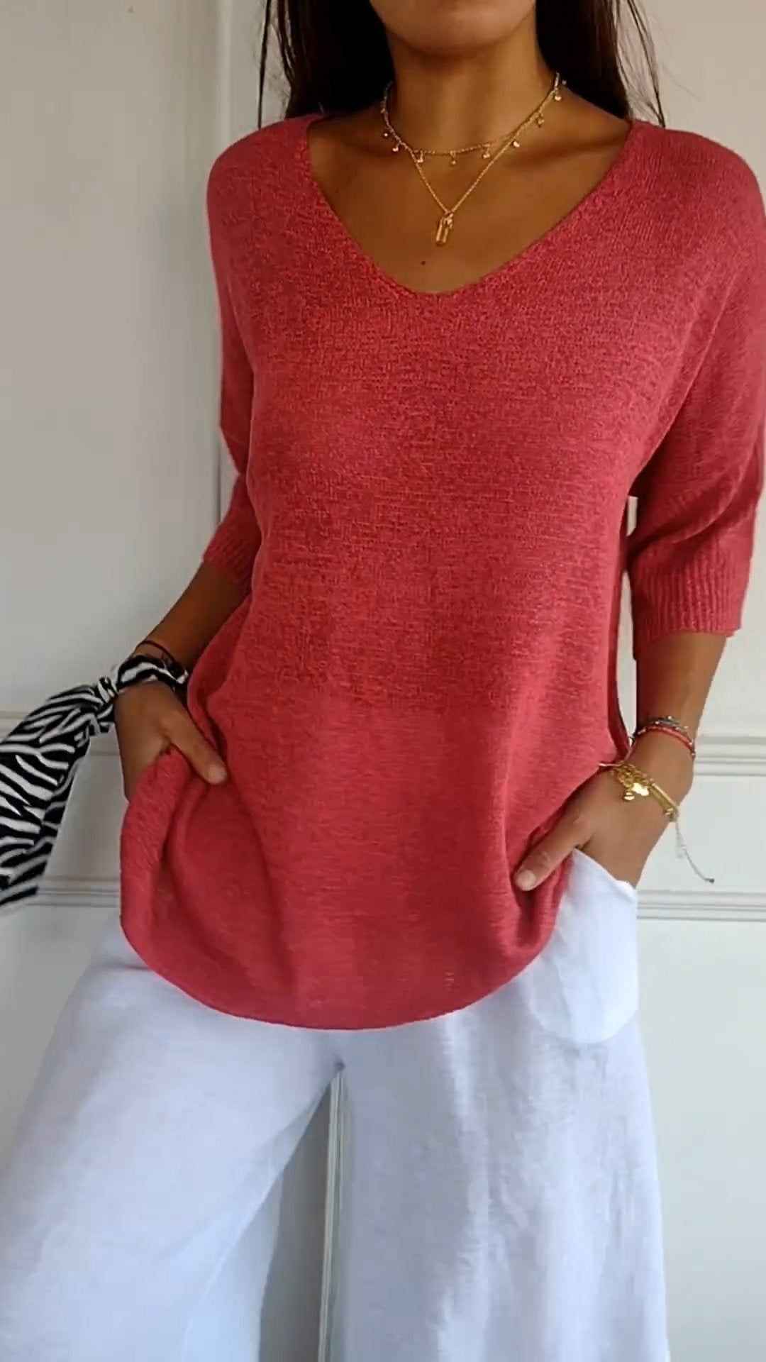 Women's Solid Long Sleeve V-Neck Knitwear